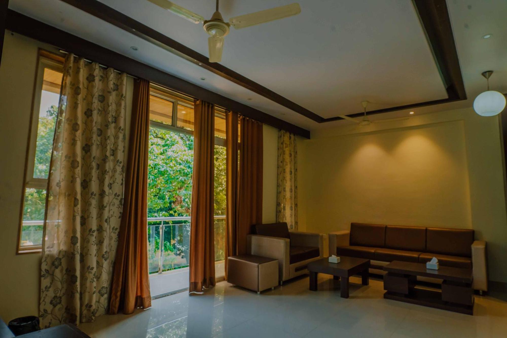 Hotel Oakwood Махабалешвар Номер фото